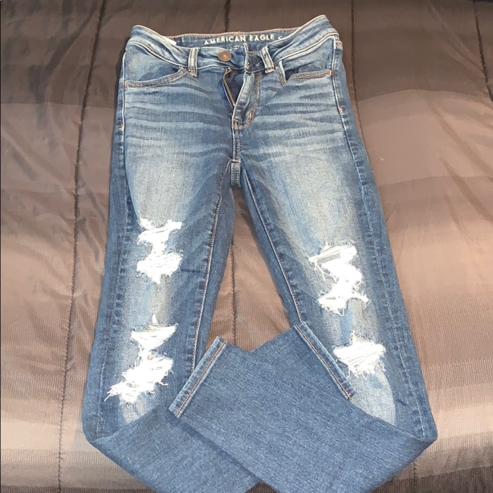 American Eagle size 2 slightly ripped skinny jeans